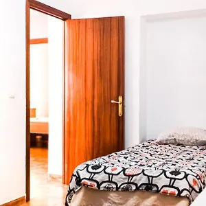room-for-men-in-malaga-center-window-to-road-apartment.1costadelsol.com/